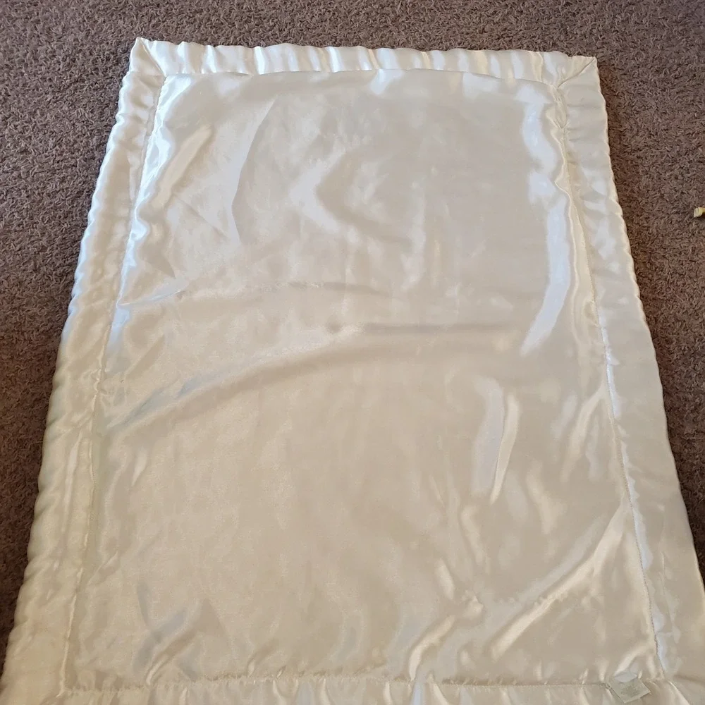 Classic Winnie The Pooh Cream Ivory Ecru Deep Plush Baby Blanket Satin Patch